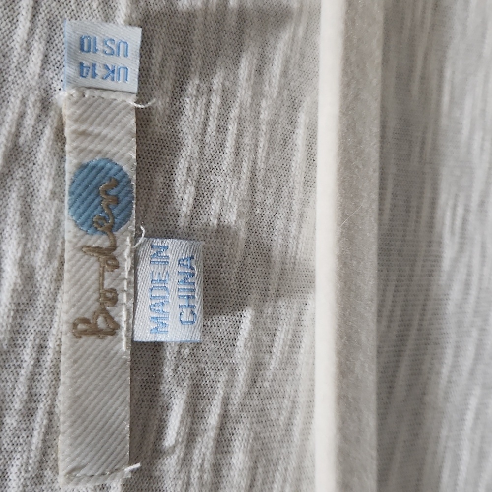 Boden,beautiful tunic top in great condition! About 19 inches across, 31 " long! - Picture 4 of 7